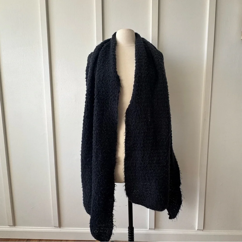 Cozy Black Bouclé Shawl Wrap – One Size - Picture 1 of 5